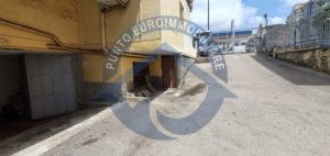 Ampio garage vendita Napoli